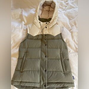 Patagonia Bivy Hooded Down Vest size medium